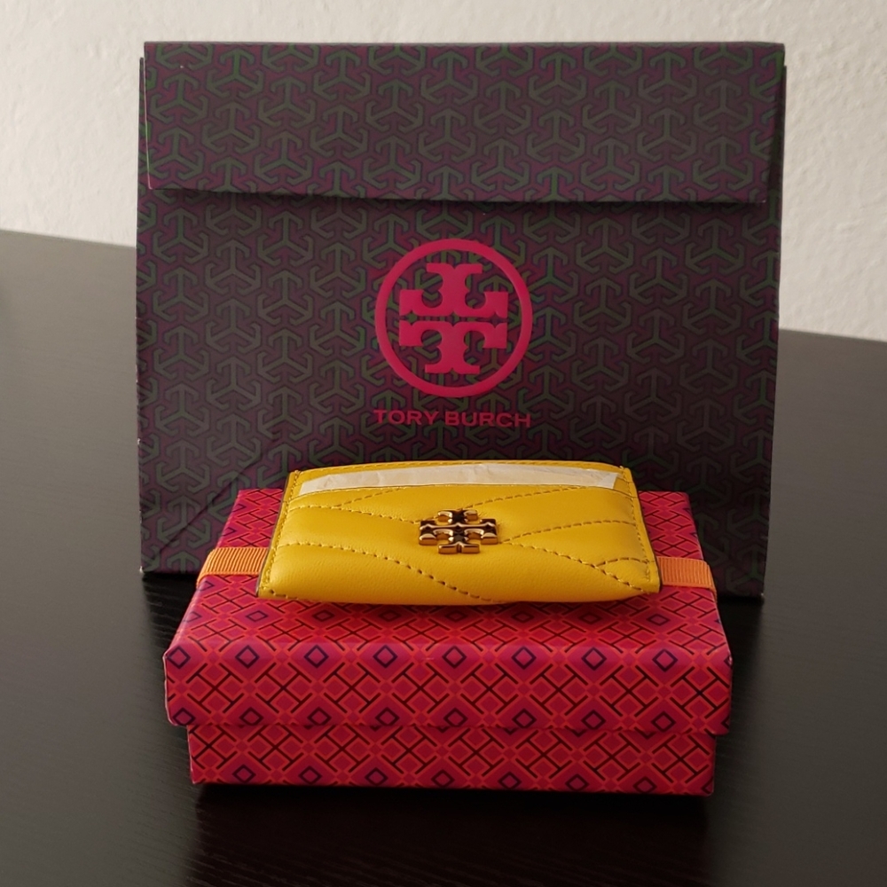 NWT 💛Tory Burch Kira Chevron Card holder